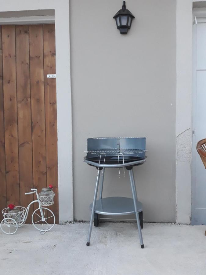 Studio Vasilis Ypsos Buitenkant foto